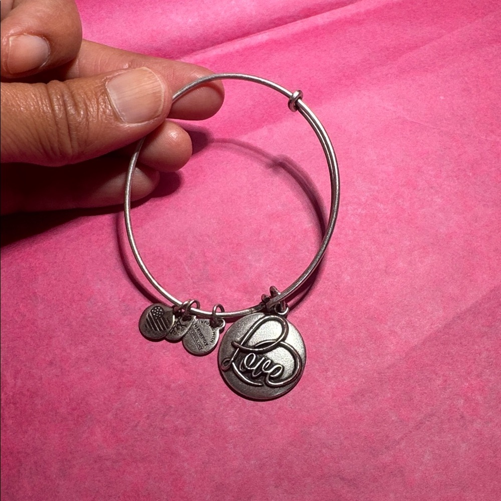 112 Alex And Ani